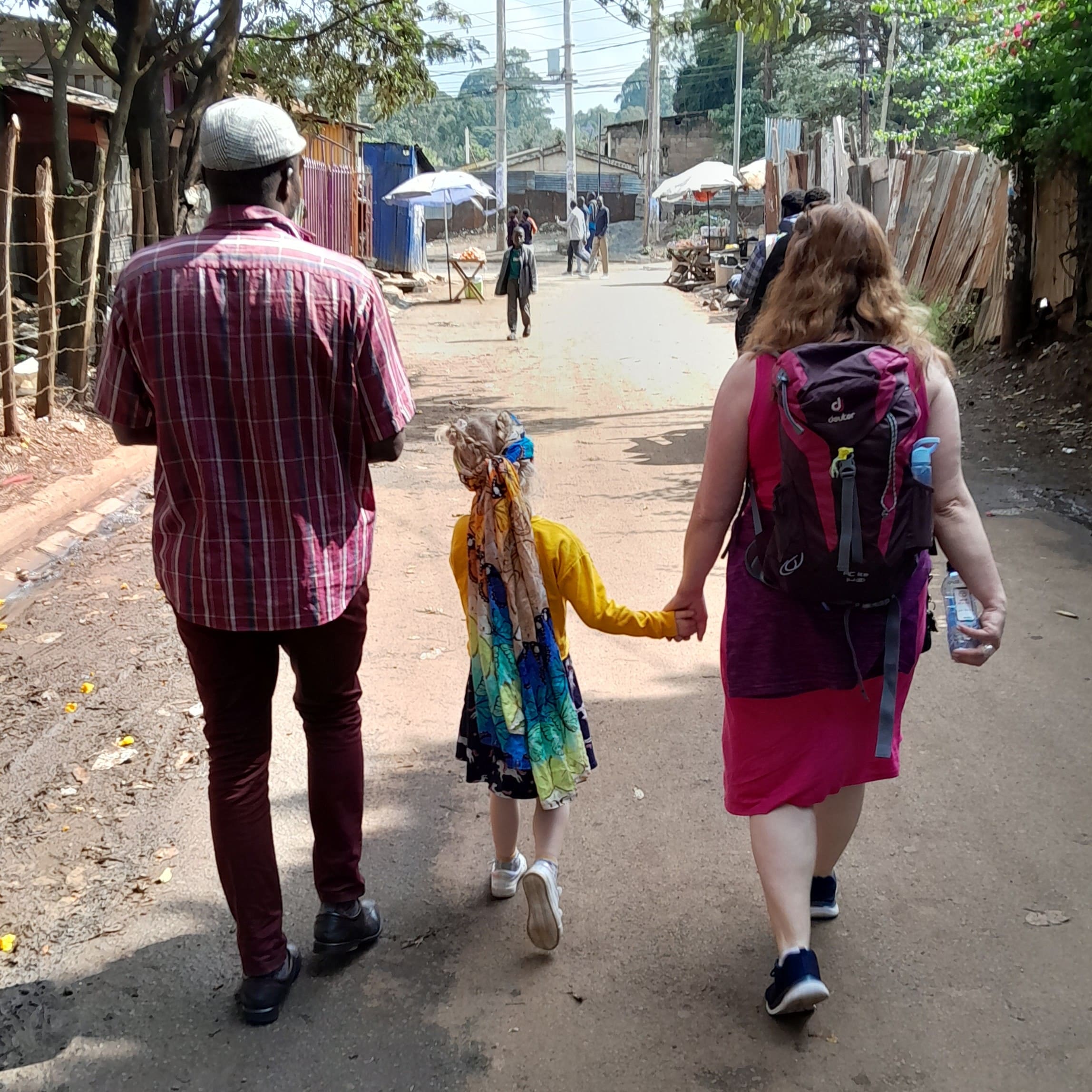 trists guide and child